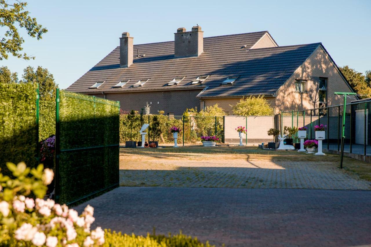 Casa Roman Zonhoven Екстериор снимка